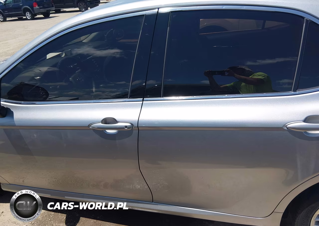 2020 Toyota Camry Xle VIN:4T1F11AK4LU941215 - 14