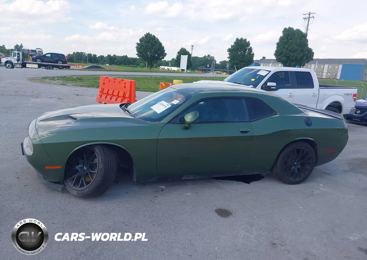2018 Dodge Challenger Sxt VIN:2C3CDZAG1JH305929 - 14