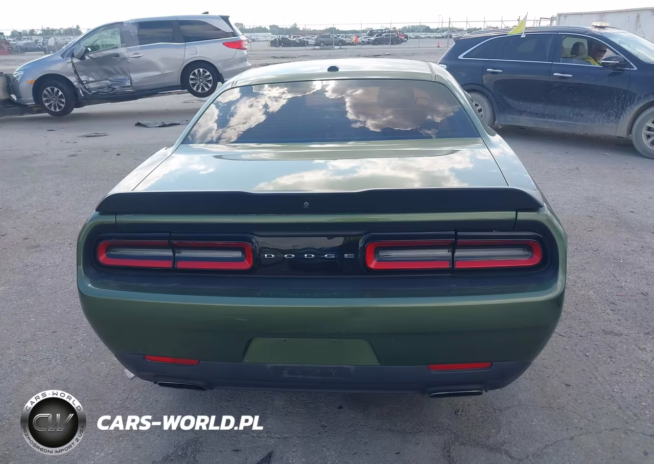 2018 Dodge Challenger Sxt VIN:2C3CDZAG1JH305929 - 16