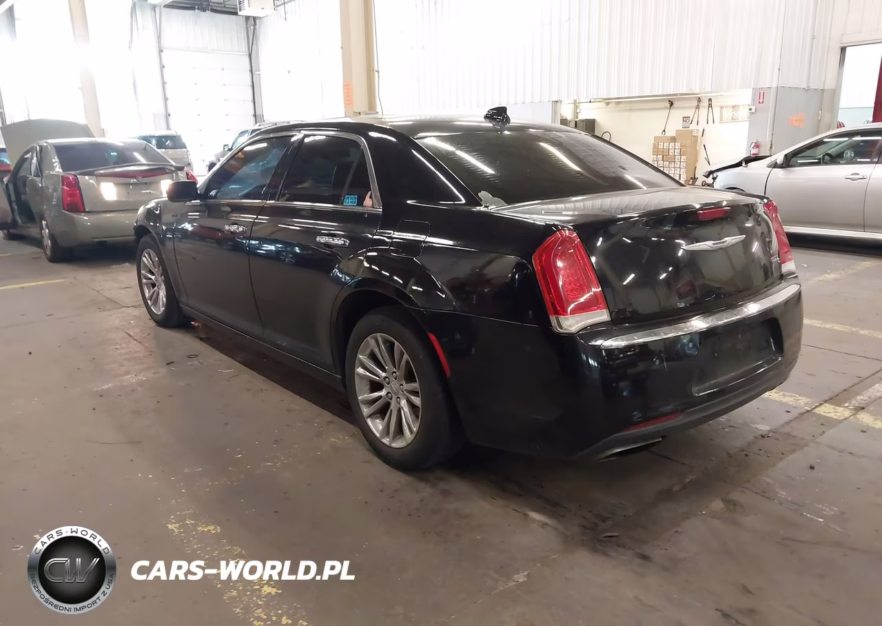 2015 Chrysler 300C VIN:2C3CCAEG2FH766126 - 3