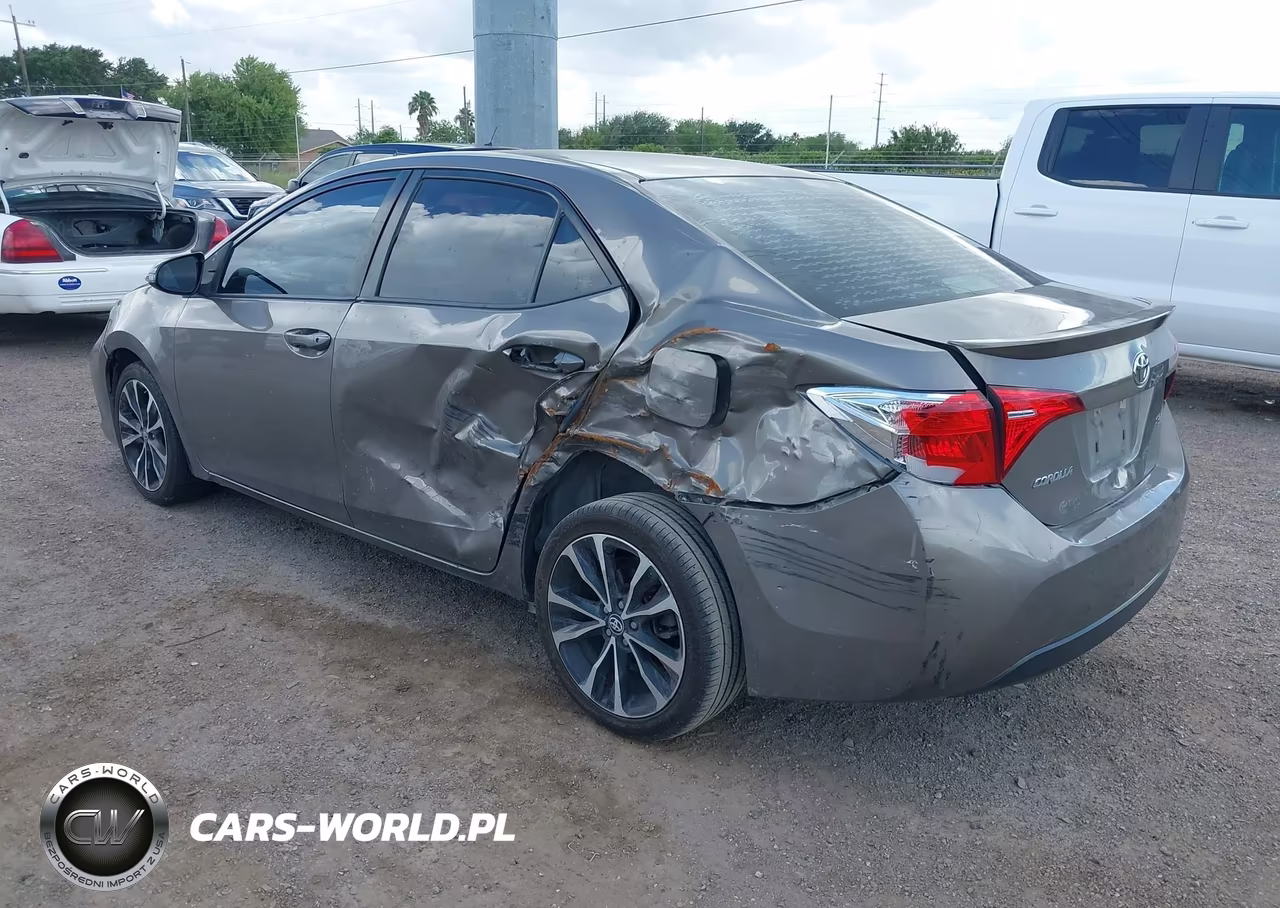2018 Toyota Corolla Se VIN:5YFBURHE2JP768846 - 3