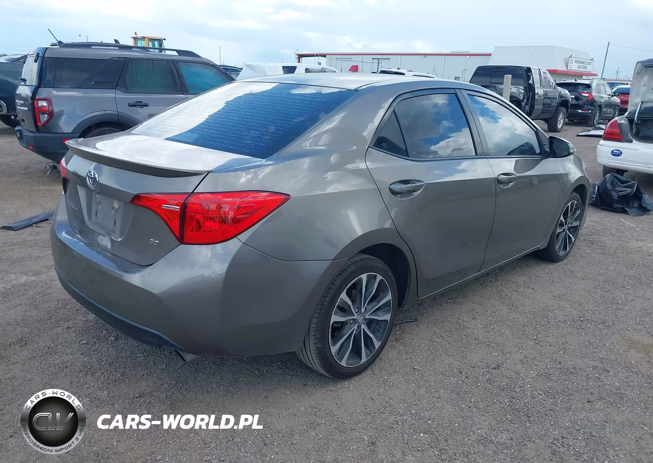 2018 Toyota Corolla Se VIN:5YFBURHE2JP768846 - 4