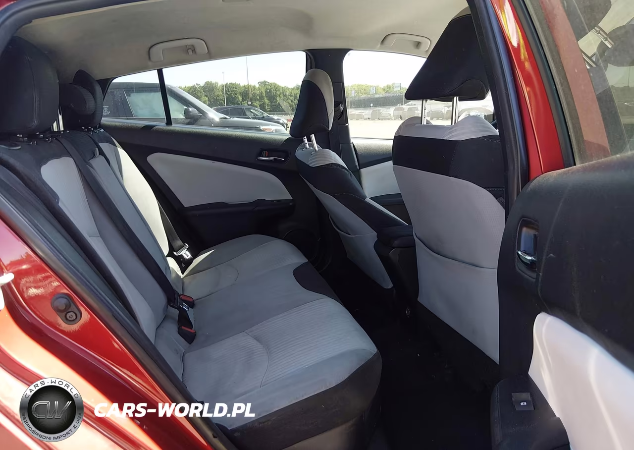 2018 Toyota Prius Two Eco VIN:JTDKARFU6J3063785 - 8