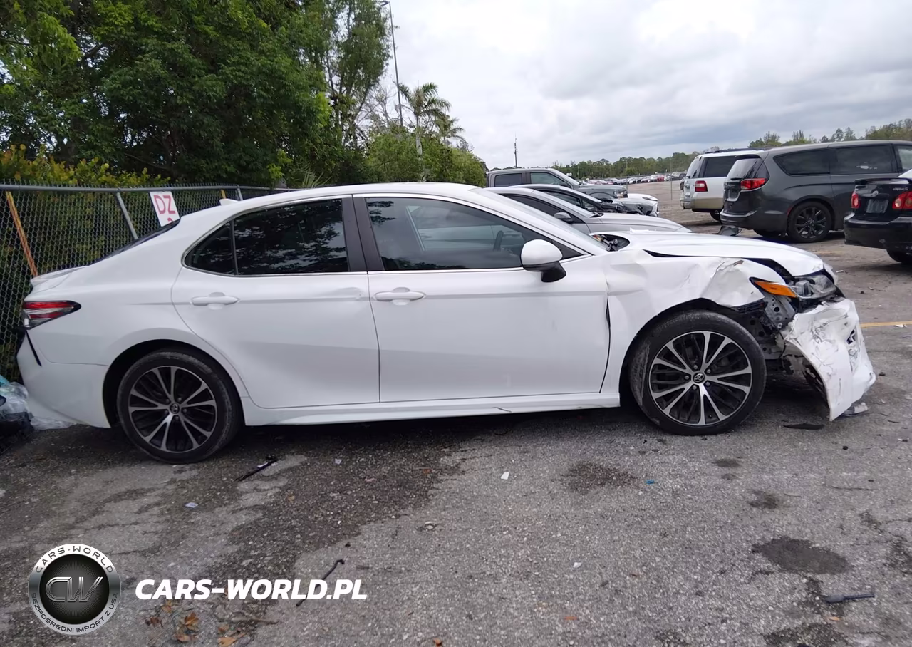 2020 Toyota Camry Se VIN:4T1G11AKXLU900947 - 13