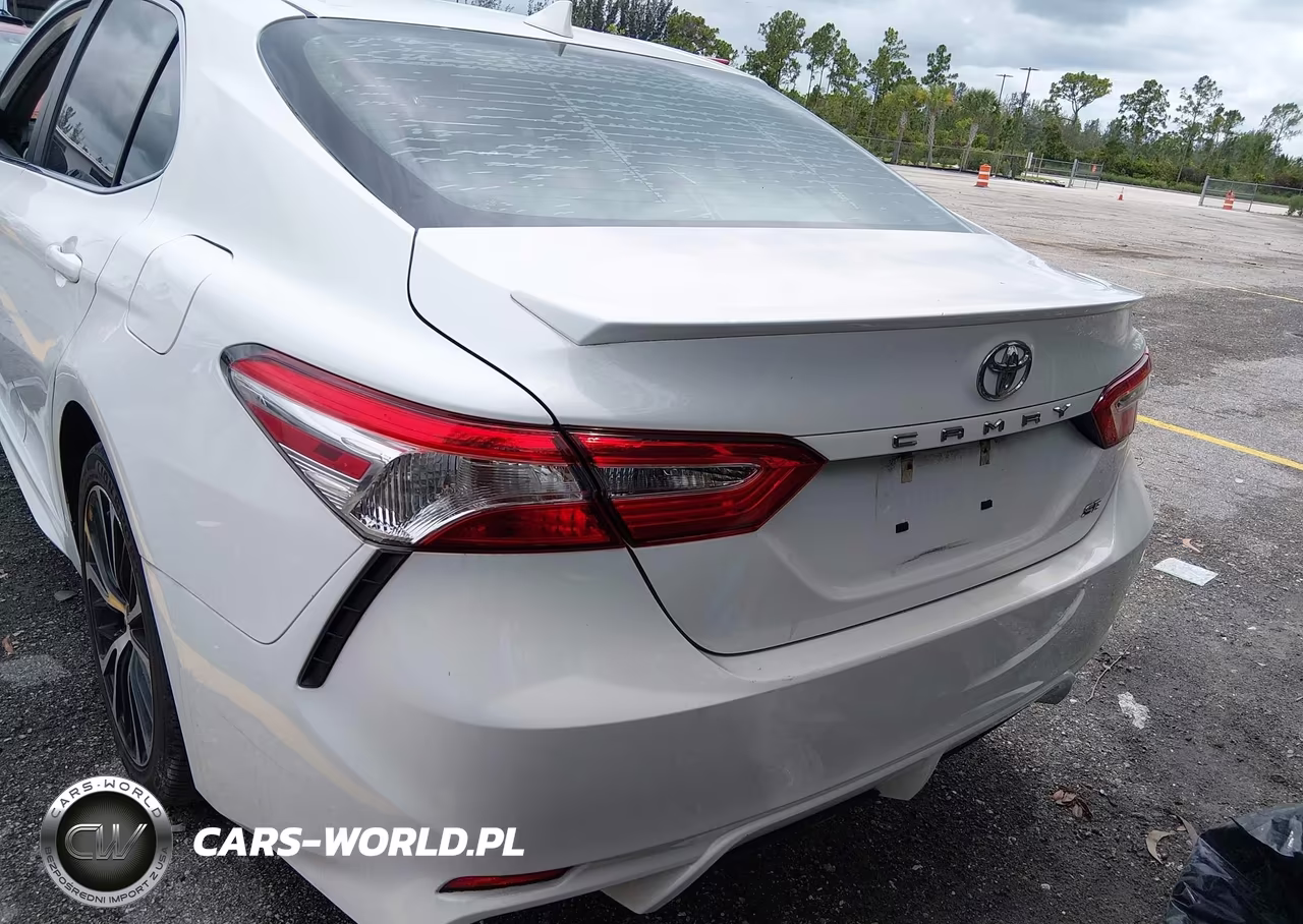 2020 Toyota Camry Se VIN:4T1G11AKXLU900947 - 16