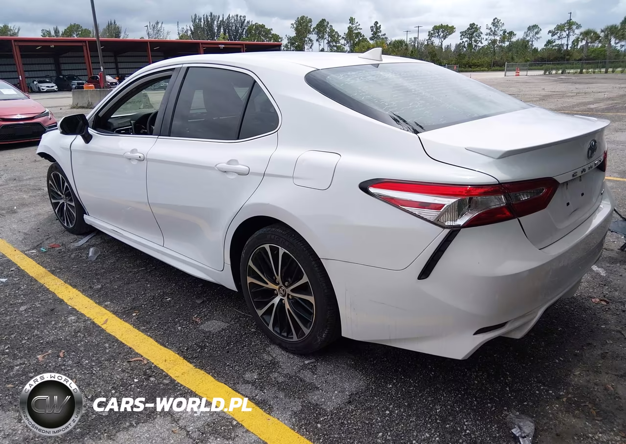 2020 Toyota Camry Se VIN:4T1G11AKXLU900947 - 3