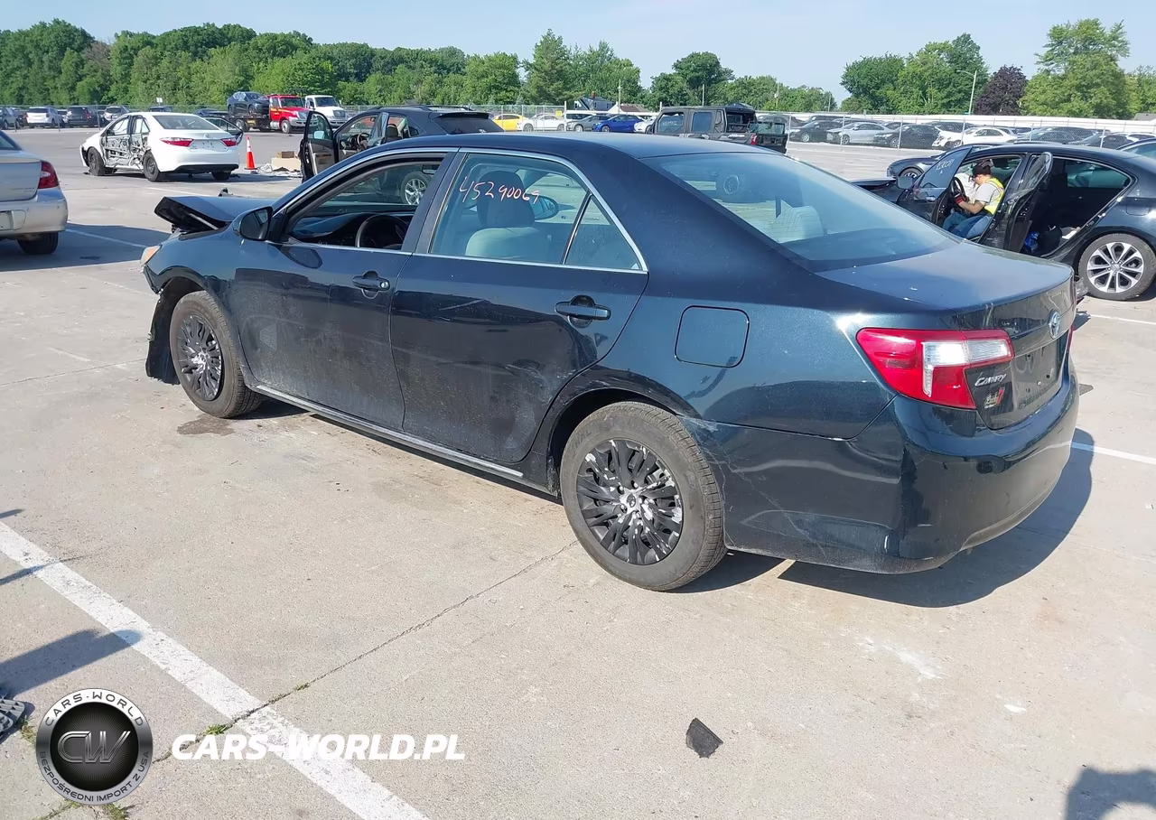 2012 Toyota Camry Le VIN:4T4BF1FK8CR202587 - 3