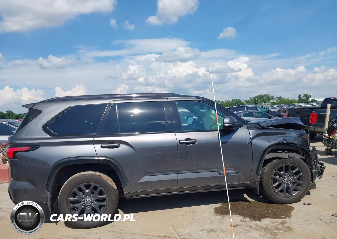 2023 Toyota Sequoia Platinum VIN:7SVAAABA9PX013561 - 13