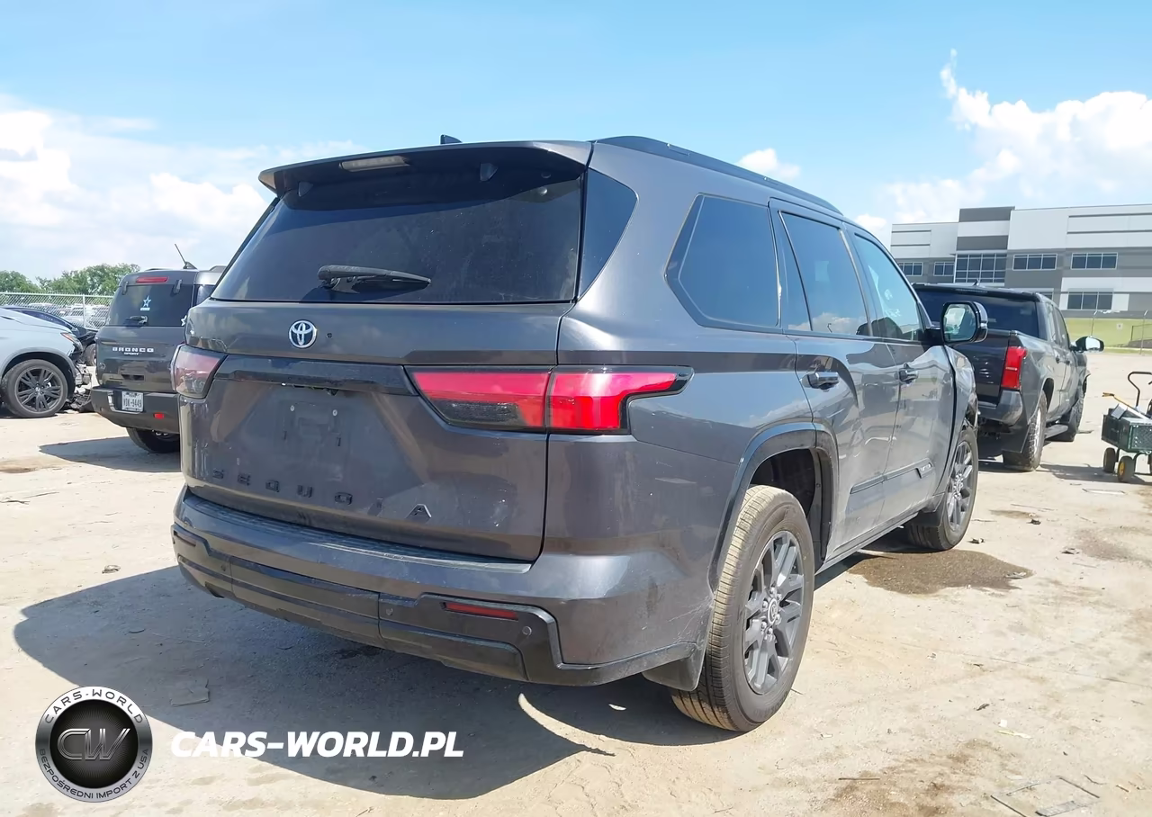 2023 Toyota Sequoia Platinum VIN:7SVAAABA9PX013561 - 4