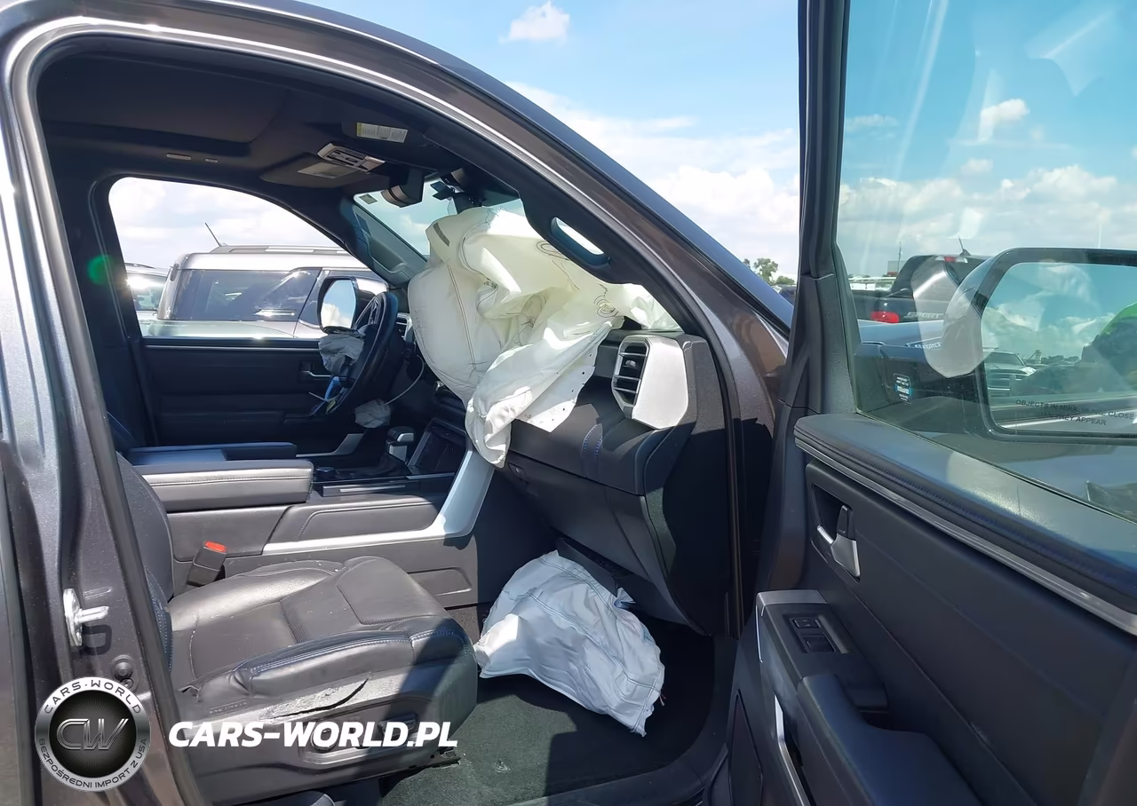 2023 Toyota Sequoia Platinum VIN:7SVAAABA9PX013561 - 5