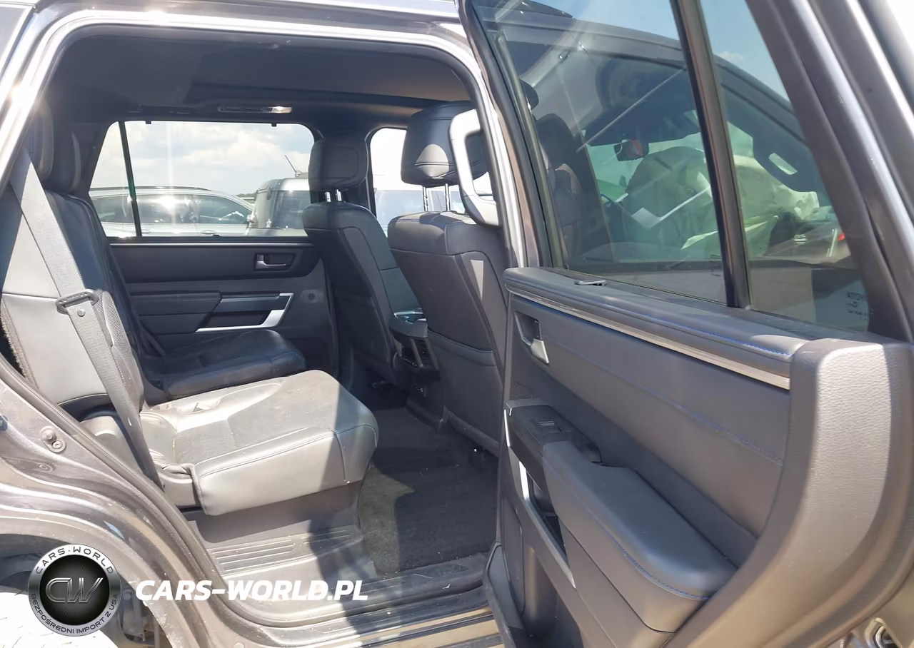 2023 Toyota Sequoia Platinum VIN:7SVAAABA9PX013561 - 8