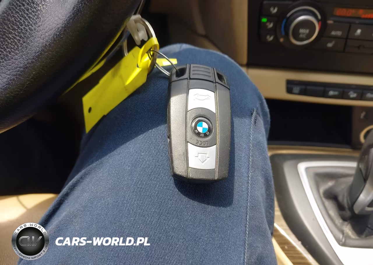 2013 BMW X1 xDrive28I VIN:WBAVL1C50DVR82970 - 11