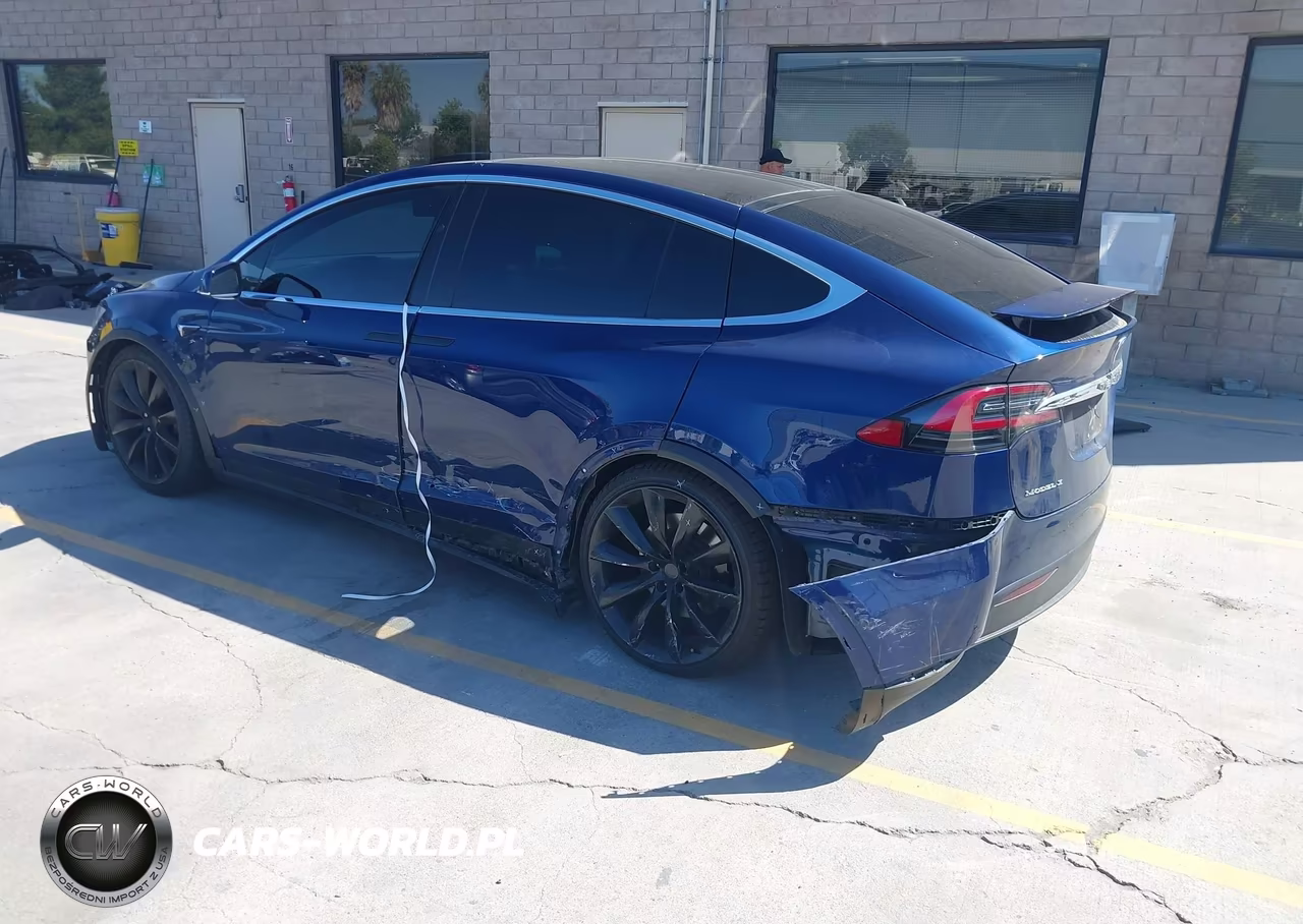 2018 Tesla Model X 100D-75D-P100D VIN:5YJXCBE21JF128634 - 3