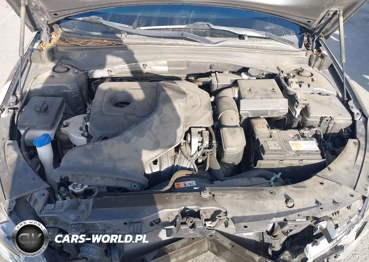 2019 Kia Optima S VIN:5XXGT4L33KG286849 - 10