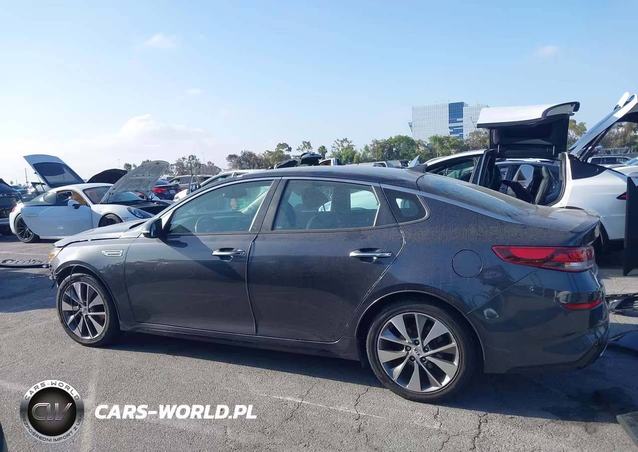 2019 Kia Optima S VIN:5XXGT4L33KG286849 - 15