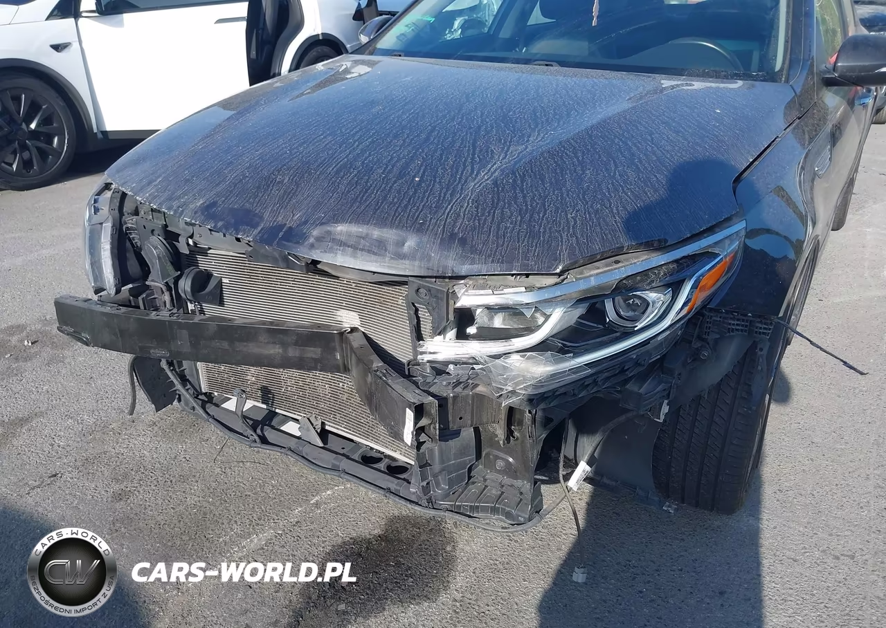 2019 Kia Optima S VIN:5XXGT4L33KG286849 - 6