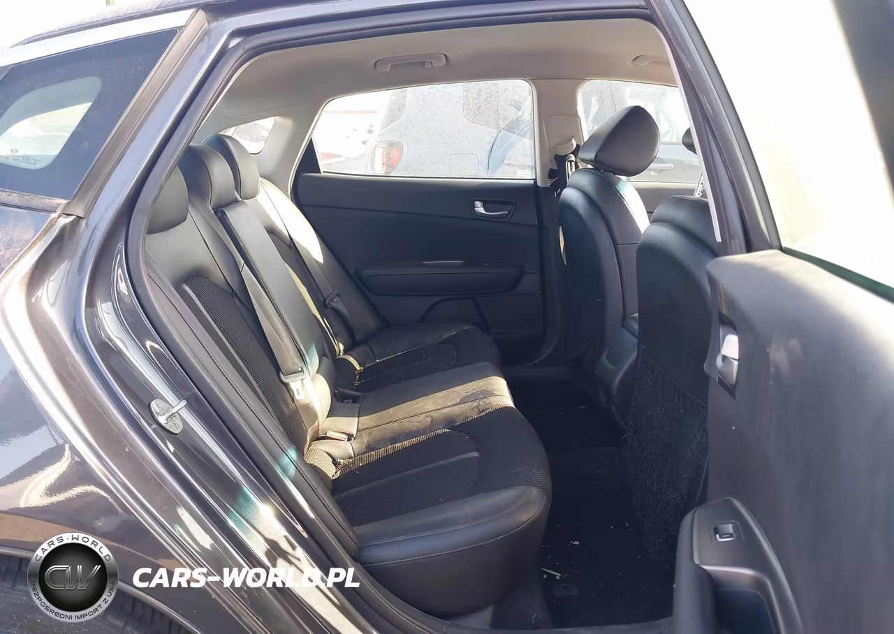 2019 Kia Optima S VIN:5XXGT4L33KG286849 - 8