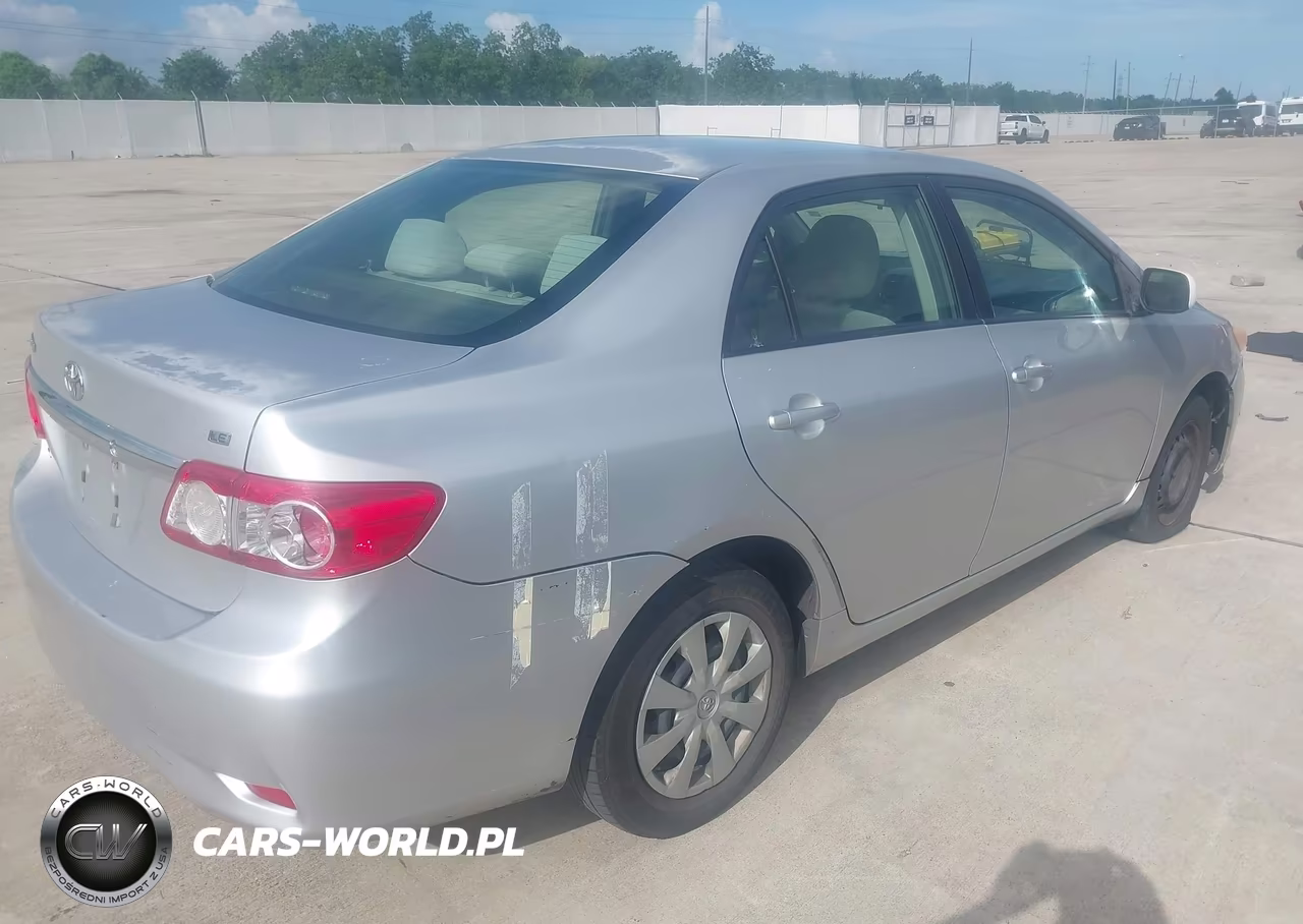 2011 Toyota Corolla Le VIN:JTDBU4EE3BJ090895 - 4