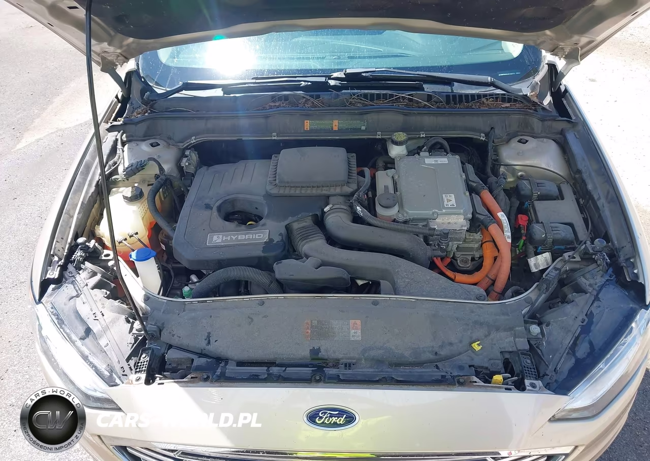 2018 Ford Fusion Hybrid S VIN:3FA6P0UU2JR100272 - 10
