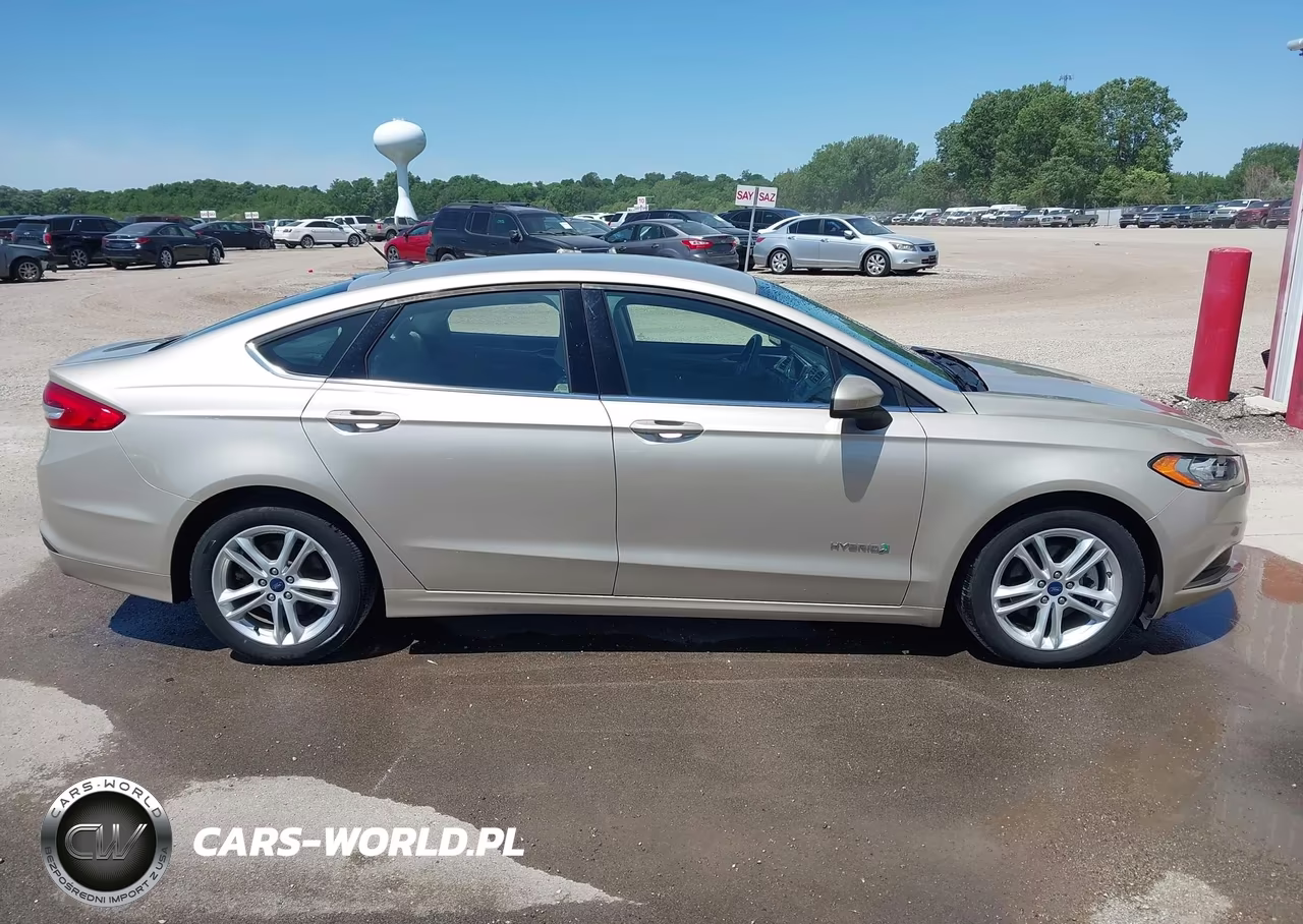 2018 Ford Fusion Hybrid S VIN:3FA6P0UU2JR100272 - 16