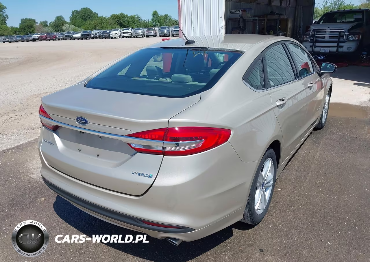 2018 Ford Fusion Hybrid S VIN:3FA6P0UU2JR100272 - 4