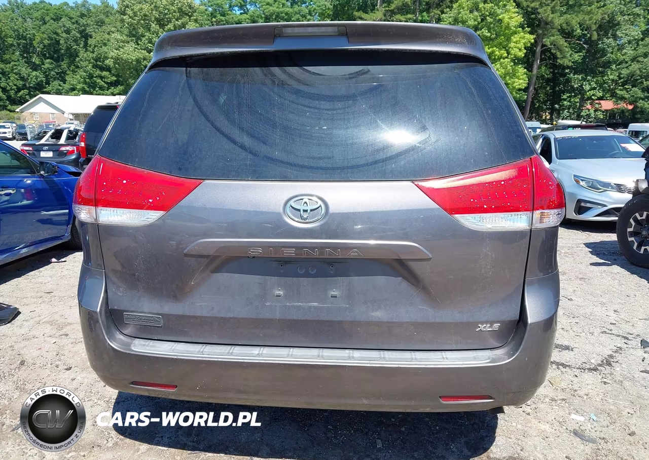 2011 Toyota Sienna Xle V6 VIN:5TDYK3DC6BS022247 - 16