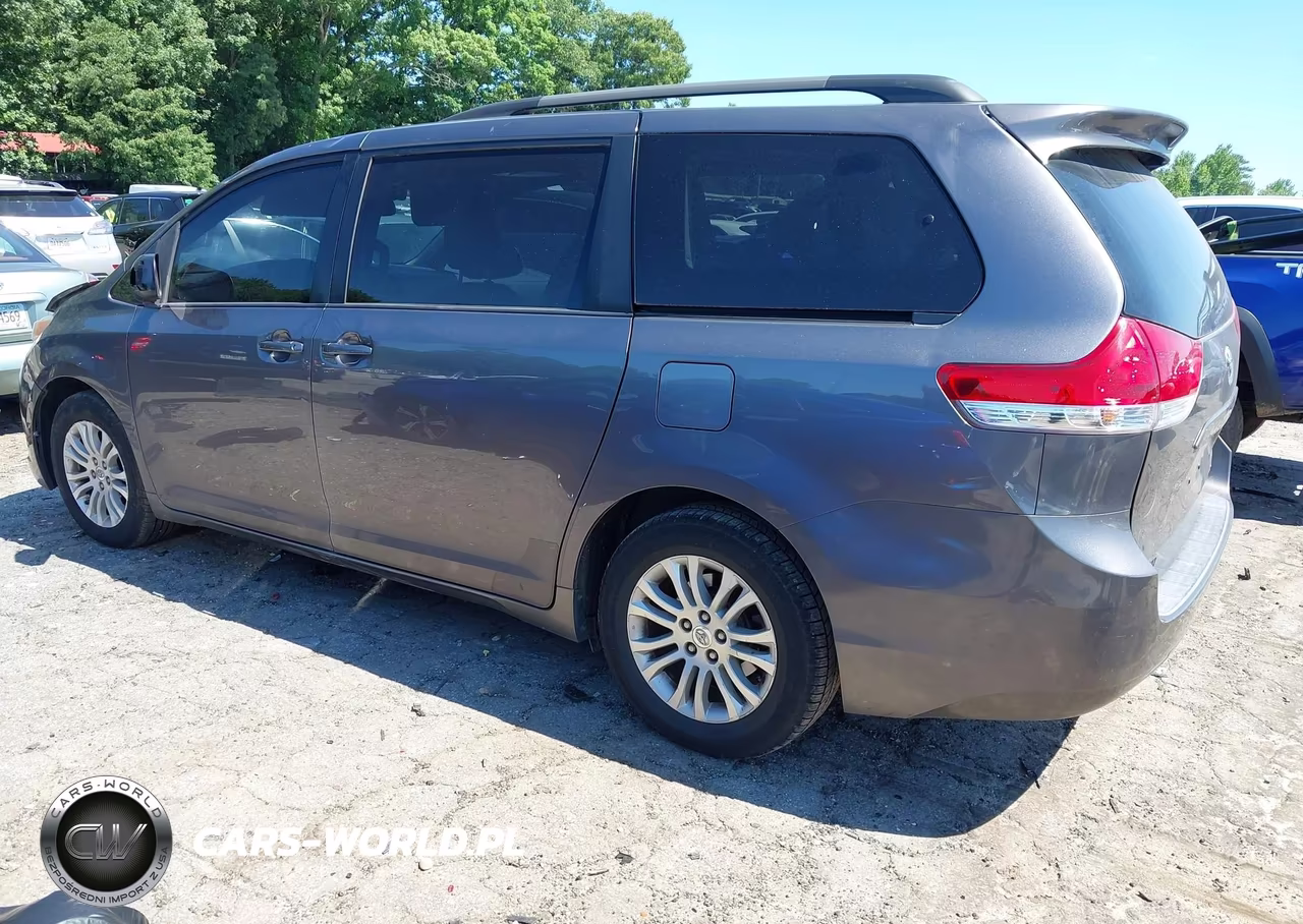 2011 Toyota Sienna Xle V6 VIN:5TDYK3DC6BS022247 - 3