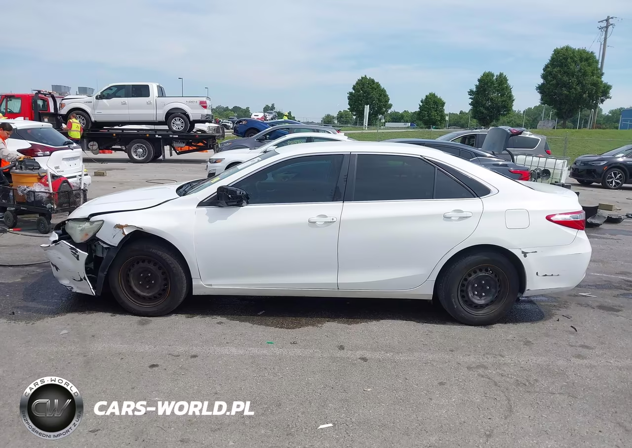 2016 Toyota Camry Le VIN:4T1BF1FK3GU219863 - 14