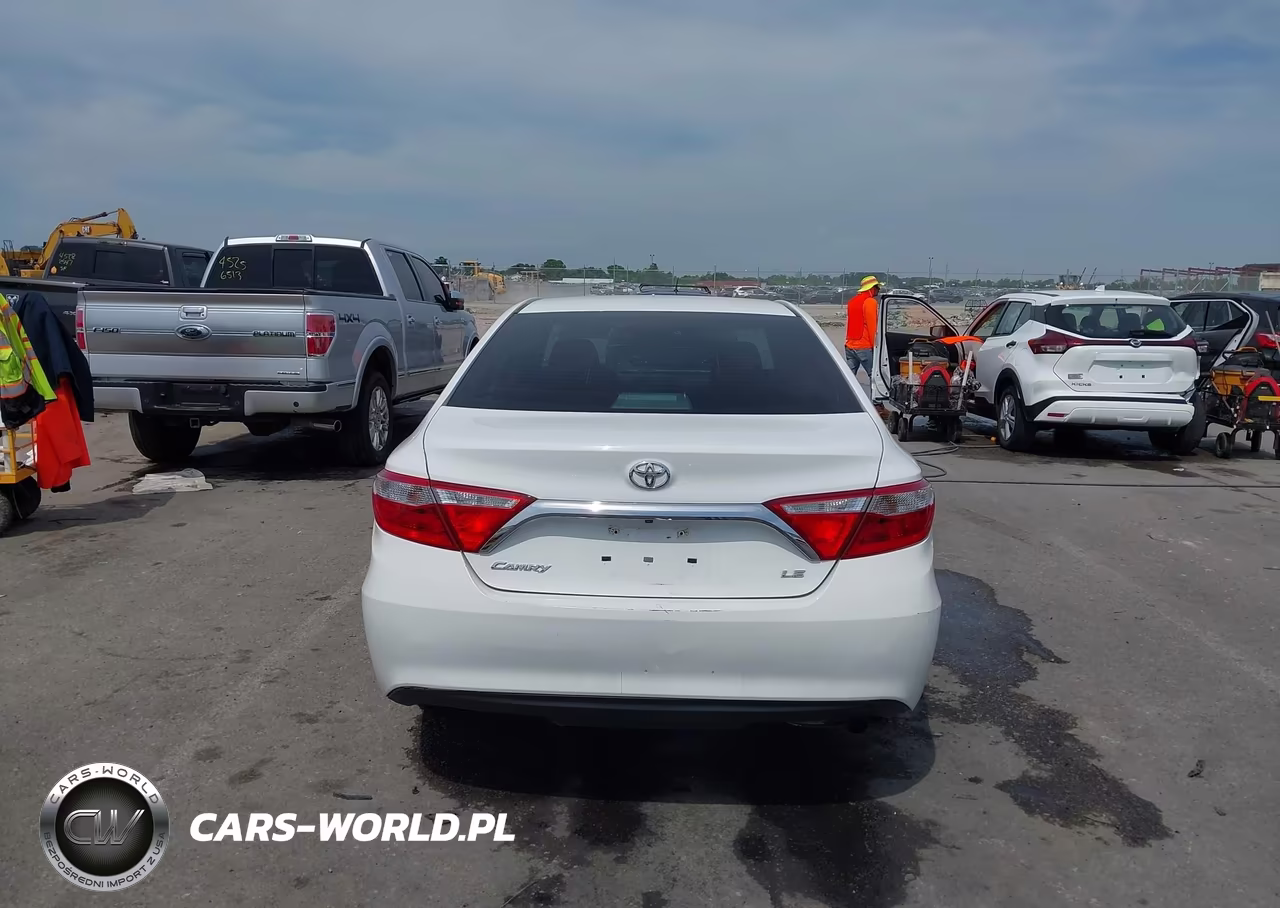2016 Toyota Camry Le VIN:4T1BF1FK3GU219863 - 16