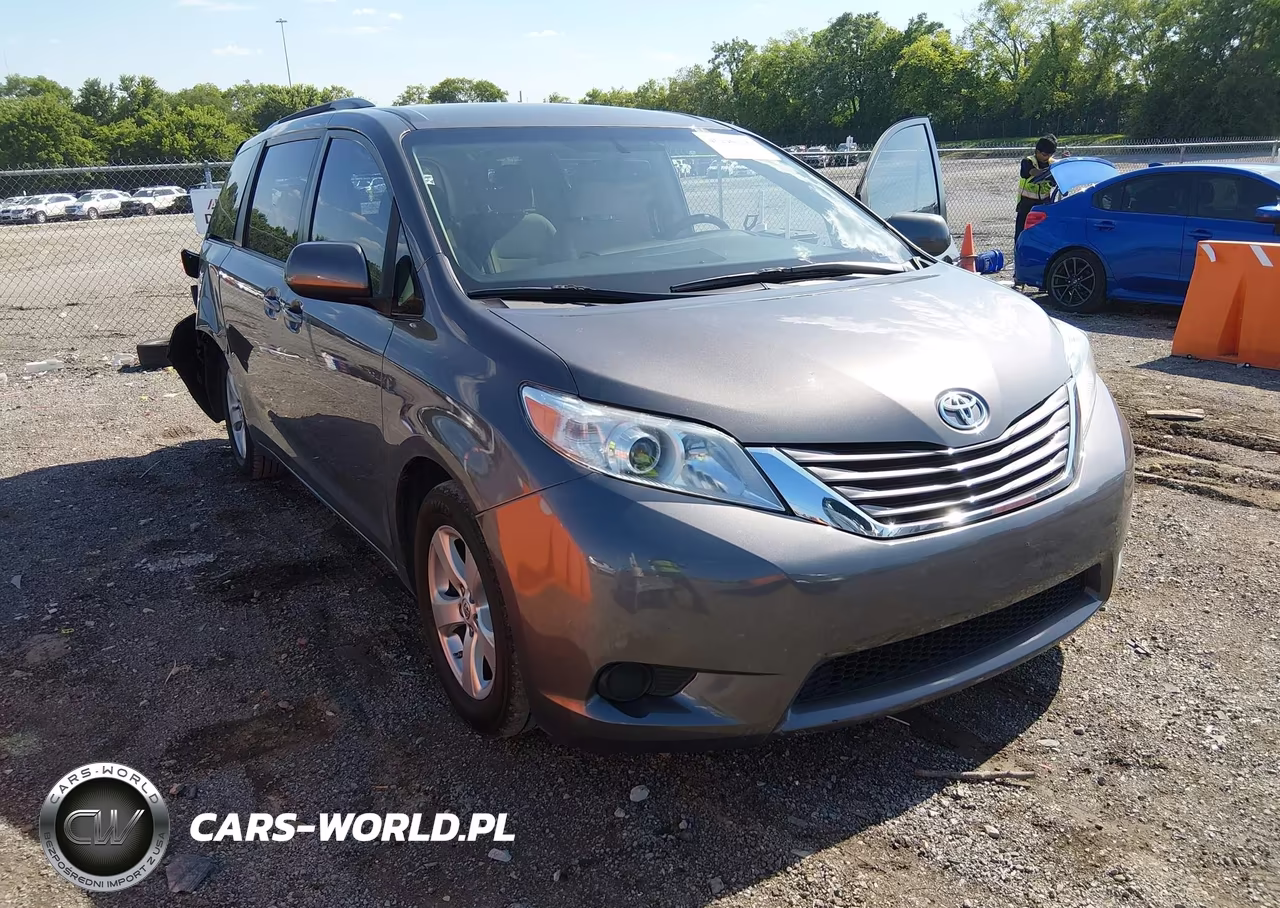 2017 Toyota Sienna Le 8 Passenger – zdjęcie 1 z 15
