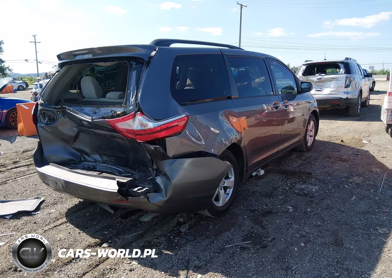2017 Toyota Sienna Le 8 Passenger VIN:5TDKZ3DC3HS778239 - 4