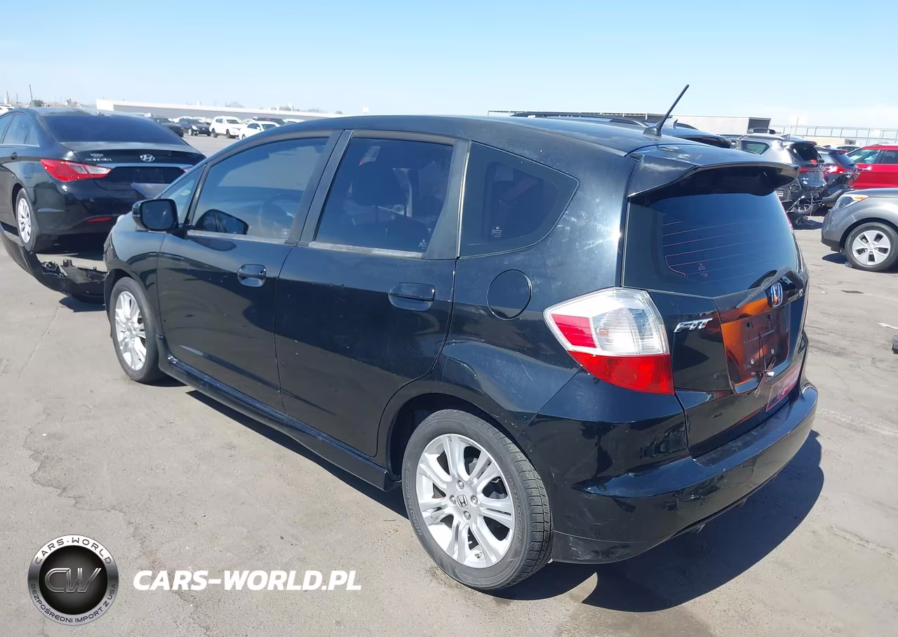 2010 Honda Fit Sport VIN:JHMGE8H48AS002119 - 3