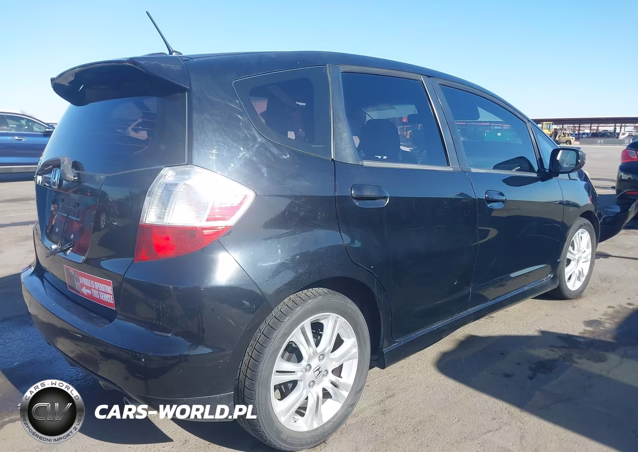 2010 Honda Fit Sport VIN:JHMGE8H48AS002119 - 4