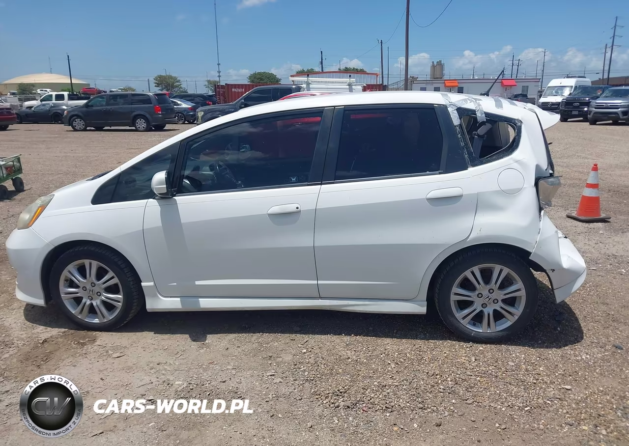 2010 Honda Fit Sport VIN:JHMGE8H40AC030202 - 14