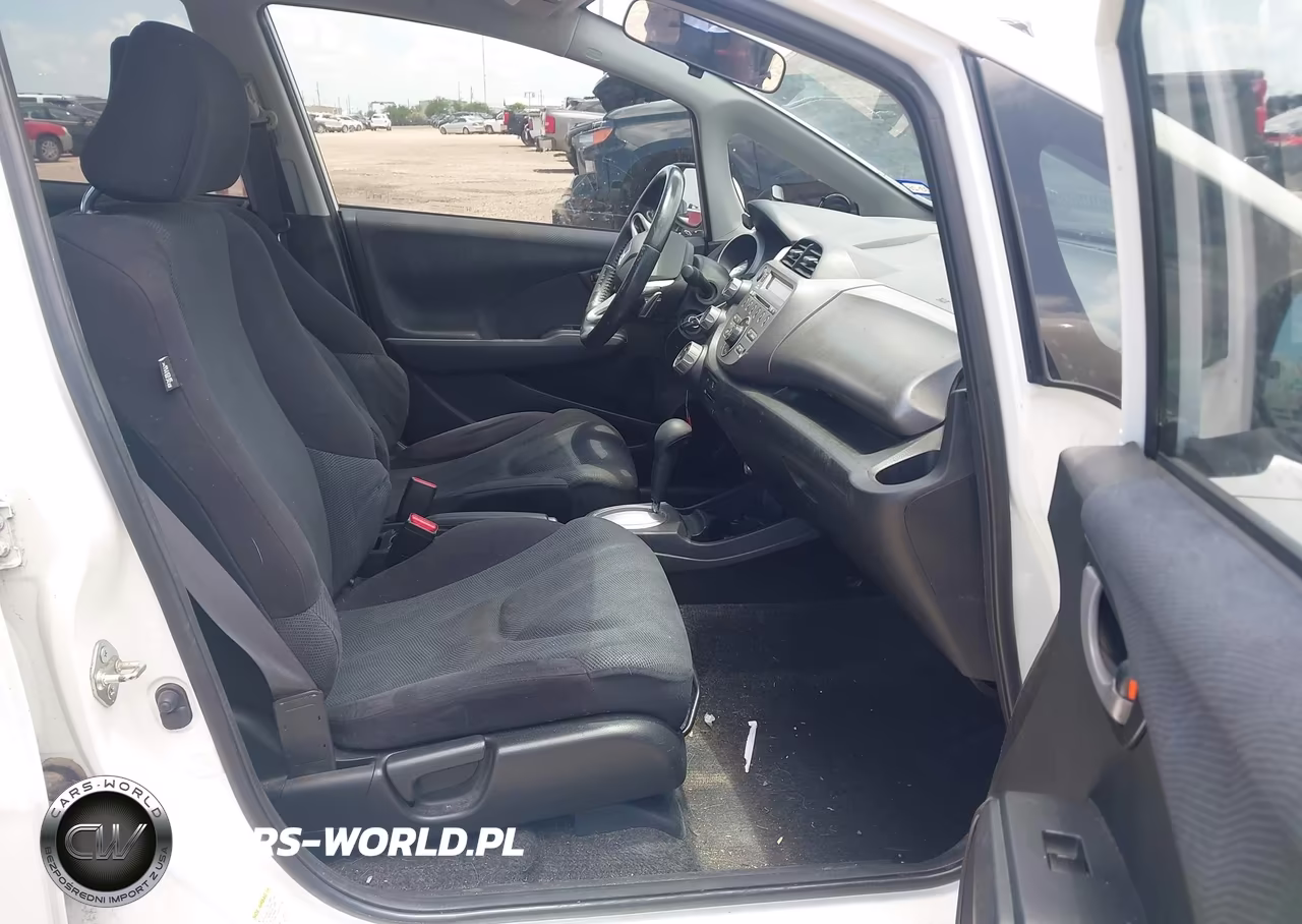 2010 Honda Fit Sport VIN:JHMGE8H40AC030202 - 5
