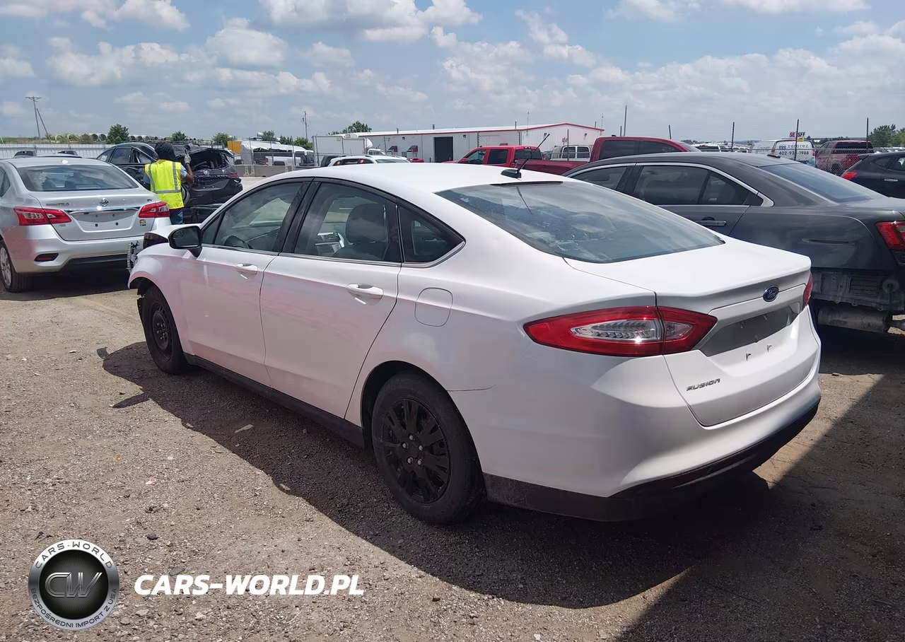 2013 Ford Fusion S VIN:3FA6P0G7XDR348764 - 3