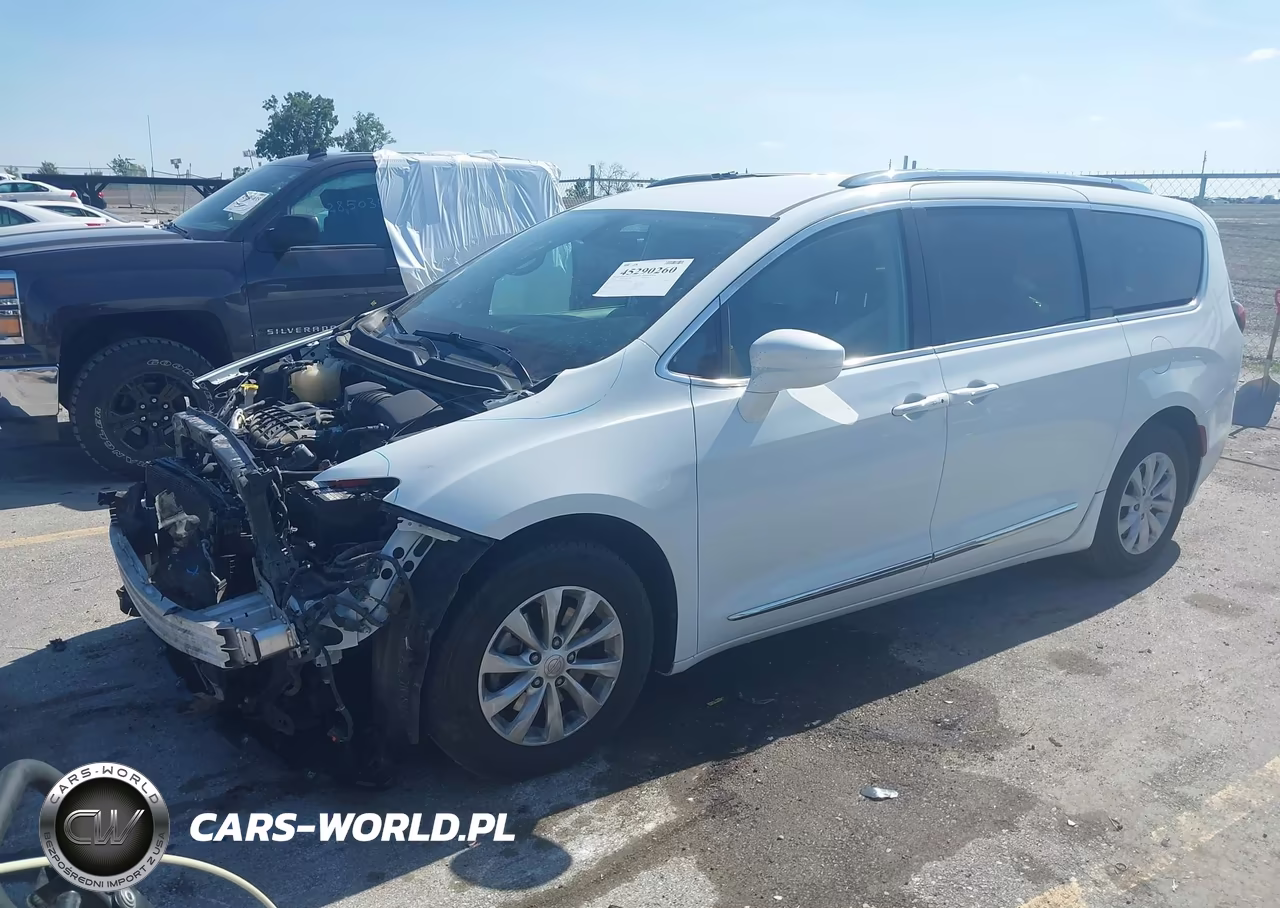 2019 Chrysler Pacifica Touring L VIN:2C4RC1BG4KR540054 - 2