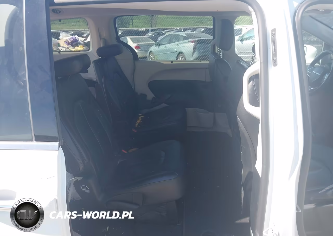 2019 Chrysler Pacifica Touring L VIN:2C4RC1BG4KR540054 - 8