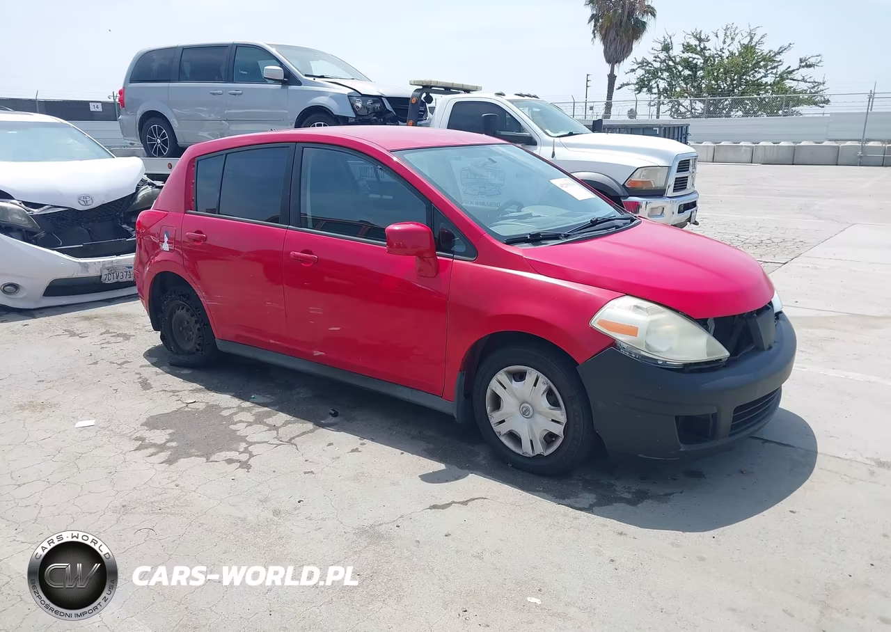2012 Nissan Versa 1.8 S – zdjęcie 1 z 17