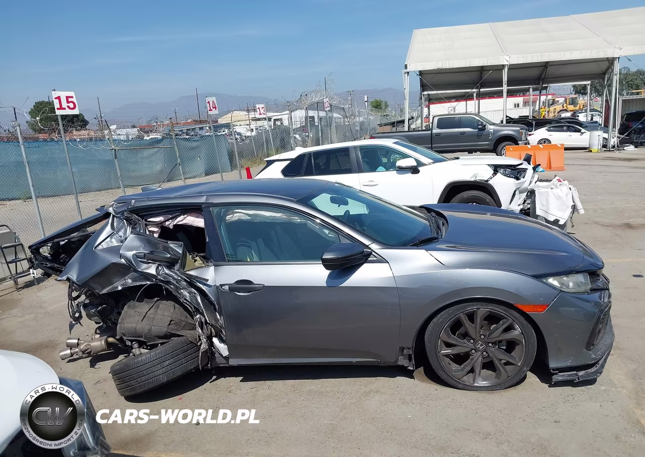 2018 Honda Civic Sport VIN:SHHFK7H40JU413669 - 13