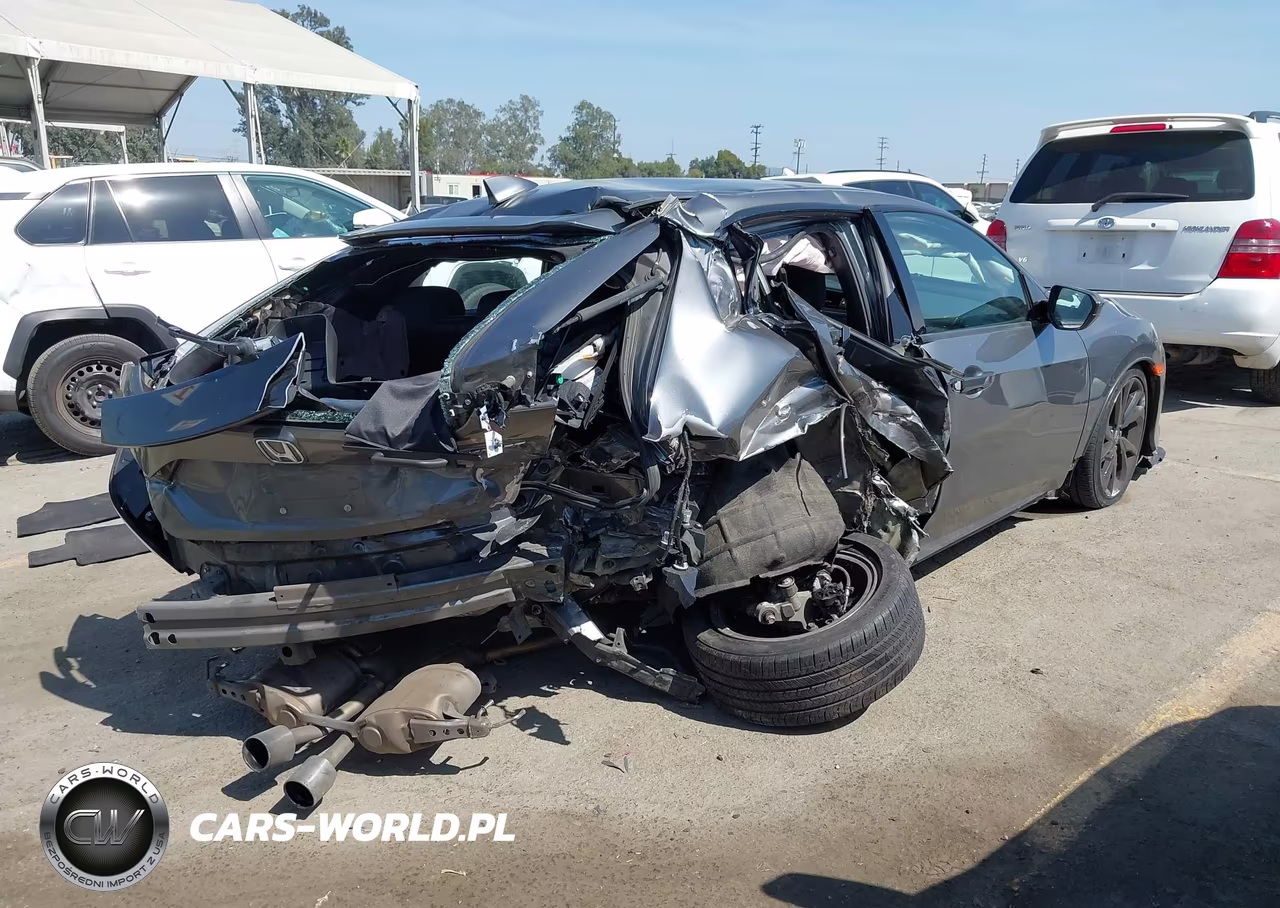 2018 Honda Civic Sport VIN:SHHFK7H40JU413669 - 4