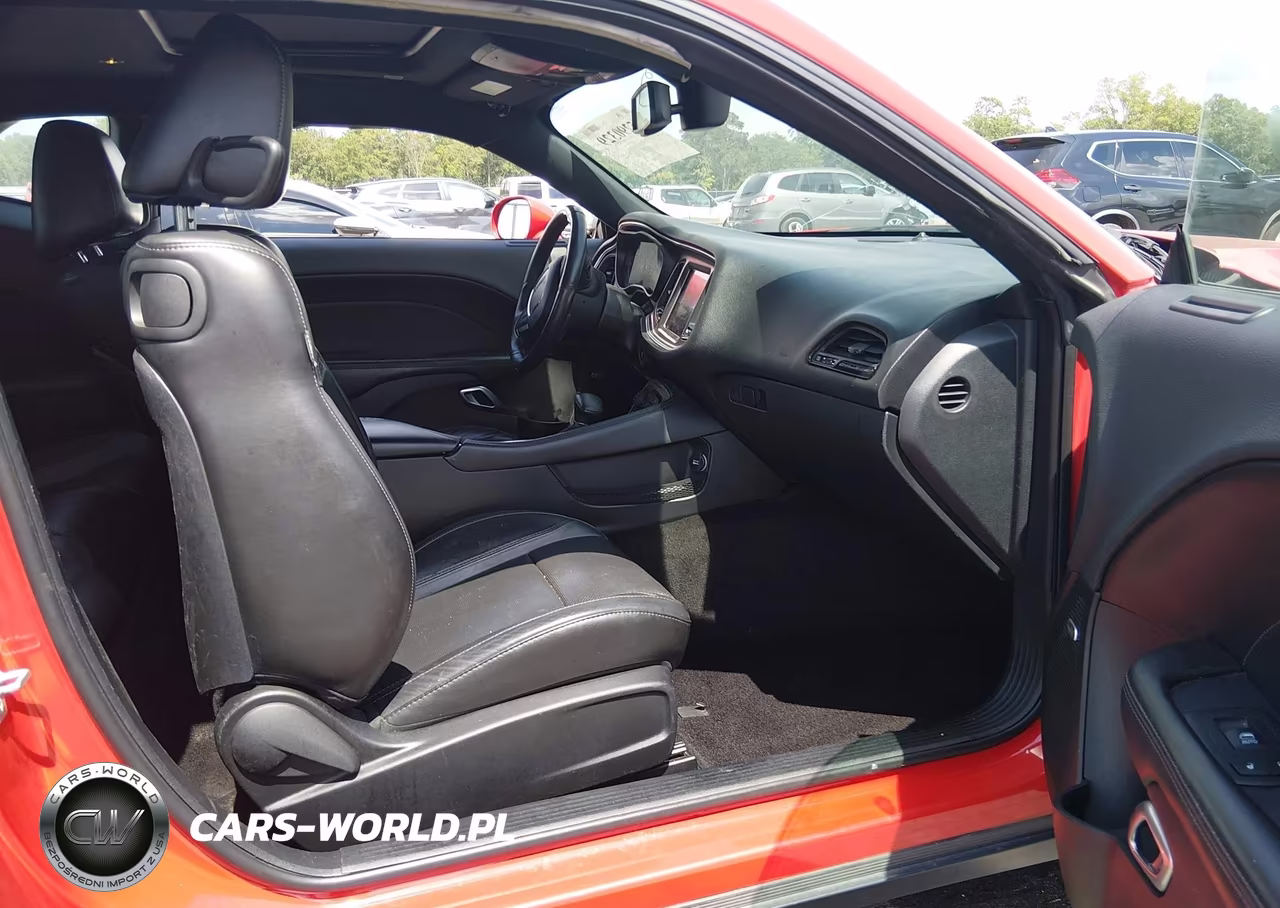 2018 Dodge Challenger Sxt Plus VIN:2C3CDZAGXJH251885 - 5