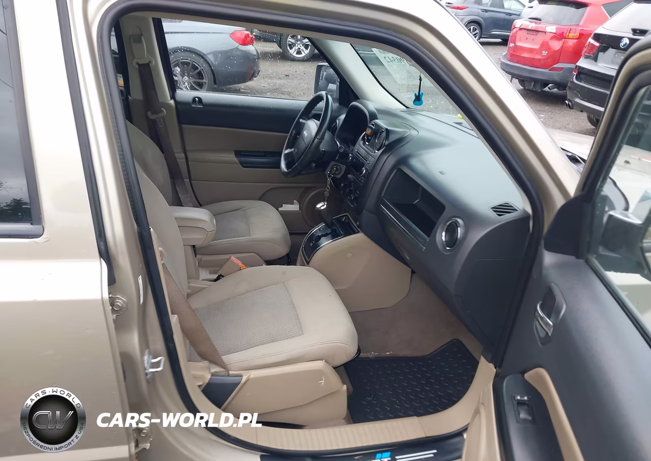 2009 Jeep Patriot Sport VIN:1J4FT28B39D147237 - 5