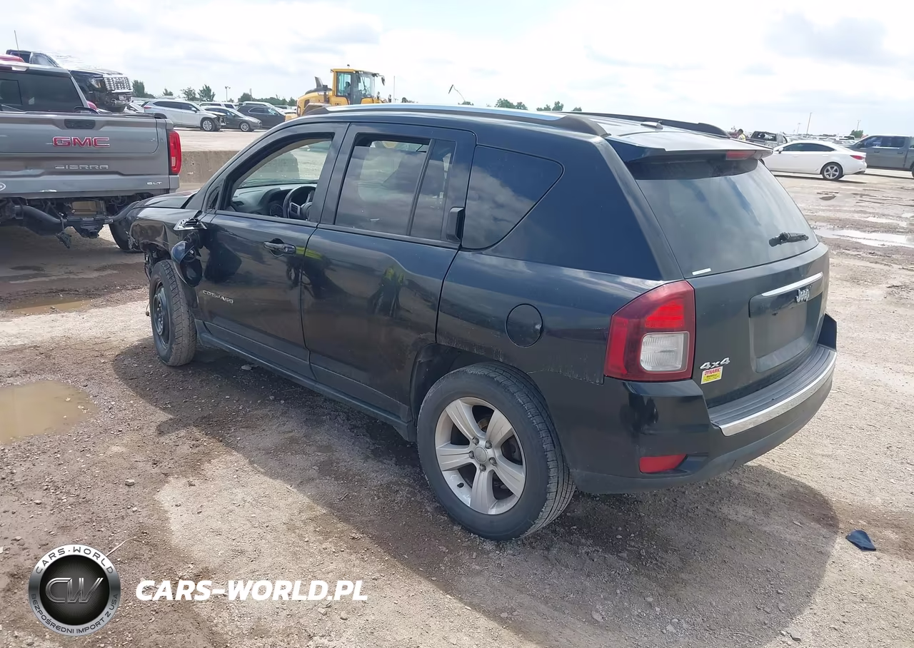 2015 Jeep Compass Sport-North VIN:1C4NJDAB6FD331659 - 3