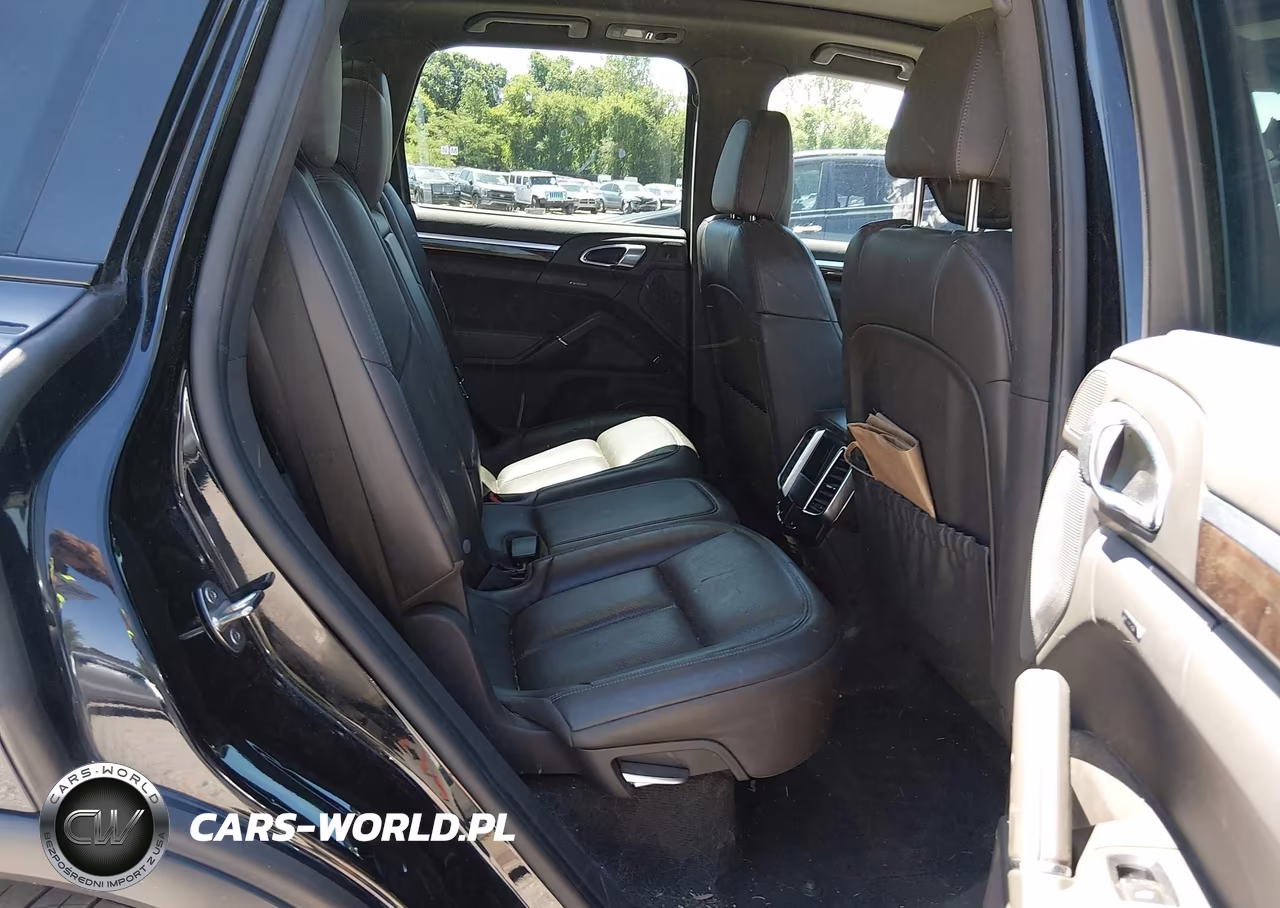2017 Porsche Cayenne E-Hybrid S Platinum Edition VIN:WP1AE2A25HLA75271 - 8