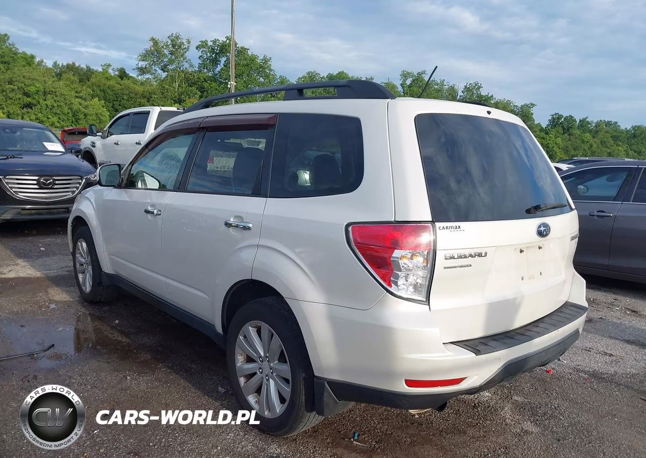2012 Subaru Forester 2.5X Premium VIN:JF2SHADCXCH402157 - 3