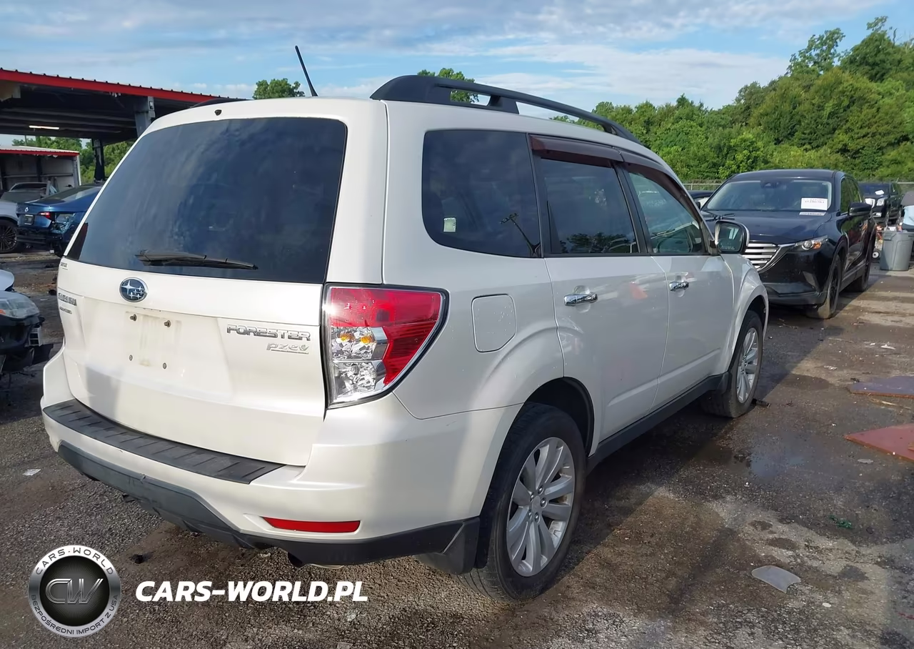 2012 Subaru Forester 2.5X Premium VIN:JF2SHADCXCH402157 - 4