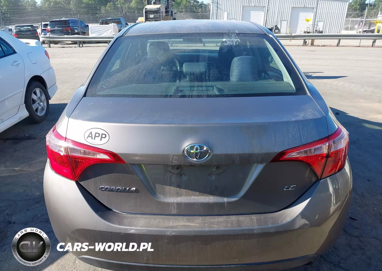 2018 Toyota Corolla Le VIN:5YFBURHE0JP812584 - 16