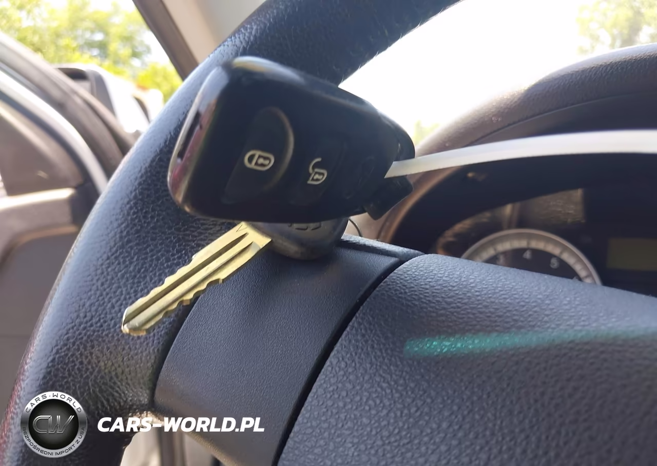 2009 Hyundai Accent Se VIN:KMHCN36C69U118783 - 11