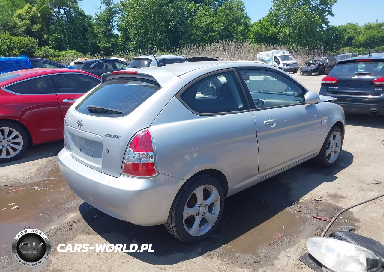 2009 Hyundai Accent Se VIN:KMHCN36C69U118783 - 4